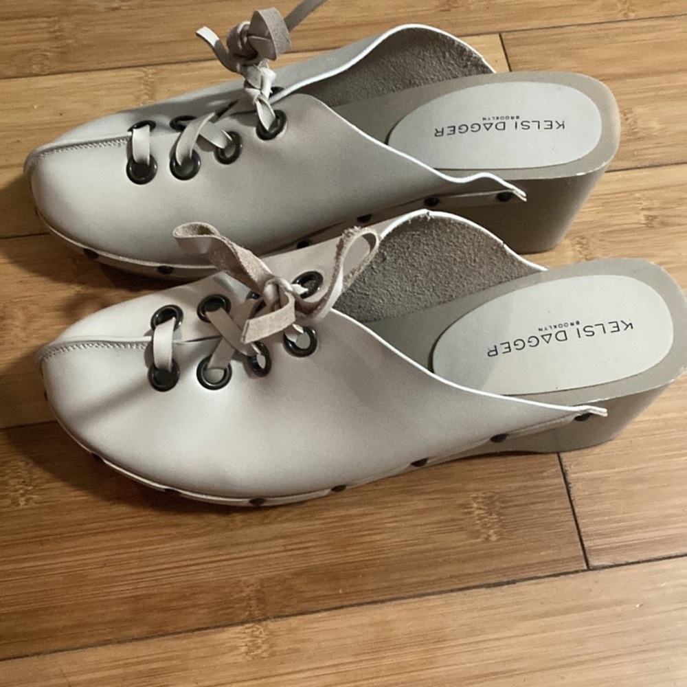 Clogs